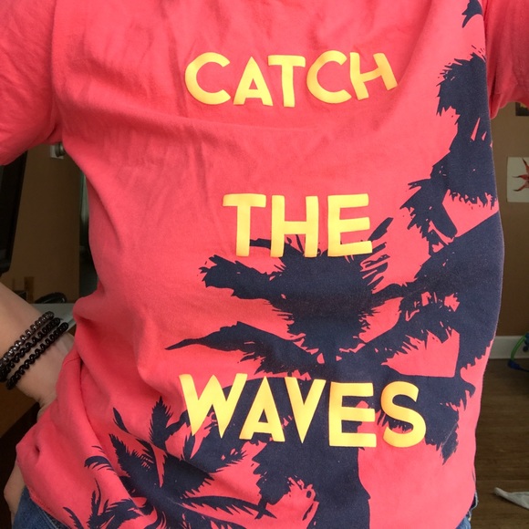 Bright pink graphic tee - Picture 2 of 5